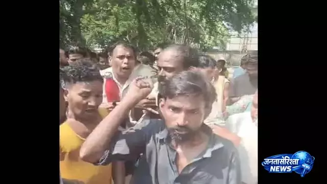 Odisha में बच्चा चोर समझकर केरल के एक व्यक्ति की भीड़ ने की पिटाई Odisha में बच्चा चोर समझकर केरल के एक व्यक्ति की भीड़ ने की पिटाई