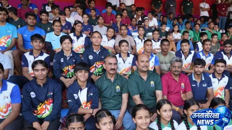 CM बोले- खिलाड़ियों को प्रदान कर रहे हैं बेहतरीन सुविधाएं CM बोले- खिलाड़ियों को प्रदान कर रहे हैं बेहतरीन सुविधाएं