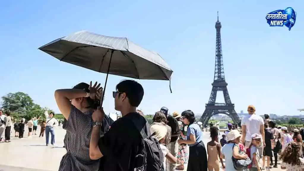 यूरोप की हीटवेव में France ने आउटडोर गतिविधियों पर रोक लगाई यूरोप की हीटवेव में France ने आउटडोर गतिविधियों पर रोक लगाई