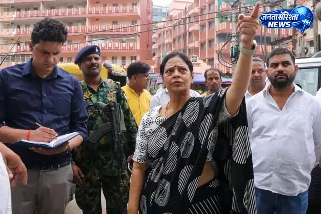 मानगो: NH-33 पर पाइपलाइन बिछाने का काम शुरू मानगो: NH-33 पर पाइपलाइन बिछाने का काम शुरू