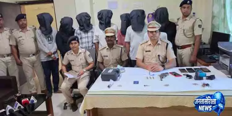 Chhatrapur हथियारबंद डकैती के आरोप में सात लोग गिरफ्तार Chhatrapur हथियारबंद डकैती के आरोप में सात लोग गिरफ्तार
