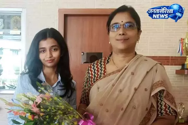 CBSE रिजल्ट: 100% अंक लाकर अवनी ने देश में मचाया धमाल CBSE रिजल्ट: 100% अंक लाकर अवनी ने देश में मचाया धमाल