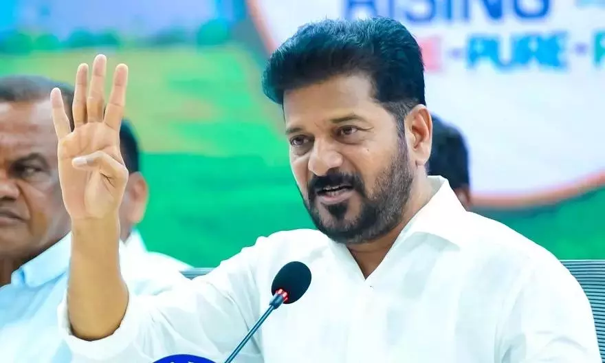Telangana: मेट्रो लोन में देरी से हर दिन ₹2.5 करोड़ का नुकसान, रेवंत केंद्र को बताएंगे Telangana: मेट्रो लोन में देरी से हर दिन ₹2.5 करोड़ का नुकसान, रेवंत केंद्र को बताएंगे