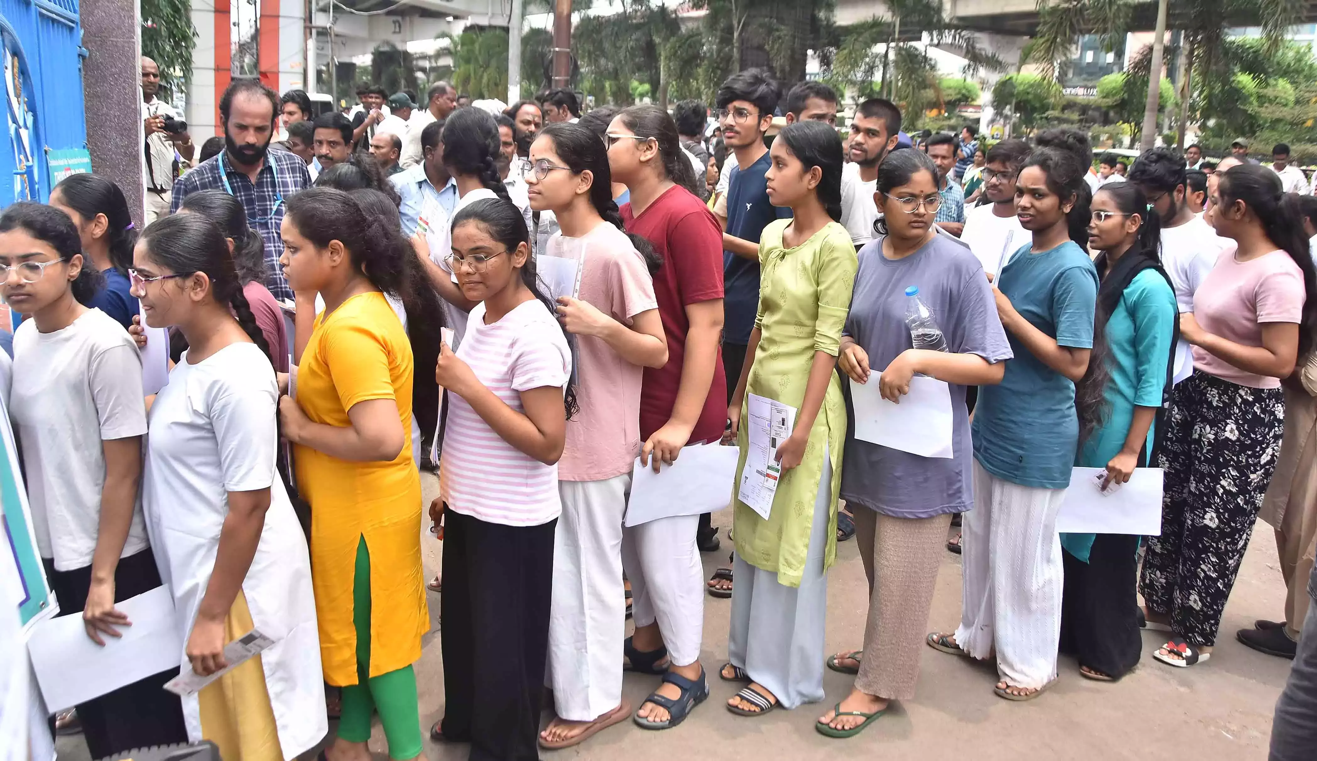 Telangana: 8.5% स्टूडेंट्स ने NEET रीटेस्ट छोड़ दिया; 3 एड्रेस कन्फ्यूजन की वजह से एग्जाम मिस कर गए