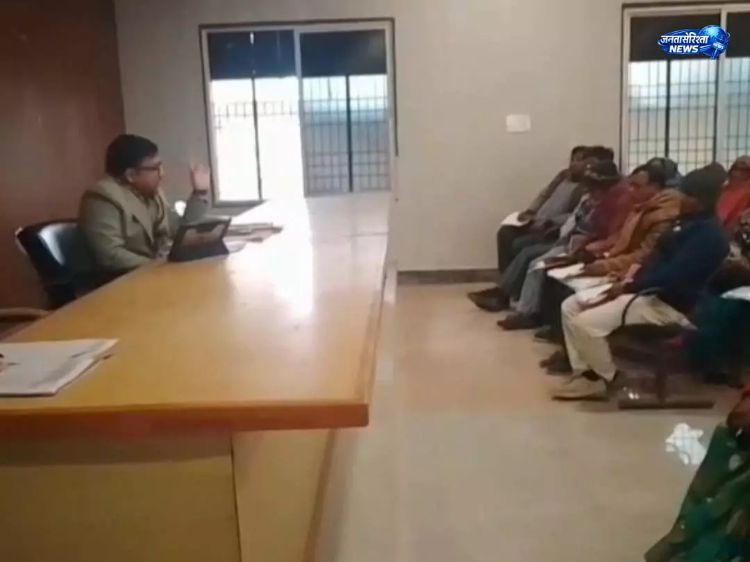 कराइकेला में वोटर लिस्ट स्पेशल ड्राइव, BLO को मिला घर-घर सत्यापन का काम कराइकेला में वोटर लिस्ट स्पेशल ड्राइव, BLO को मिला घर-घर सत्यापन का काम