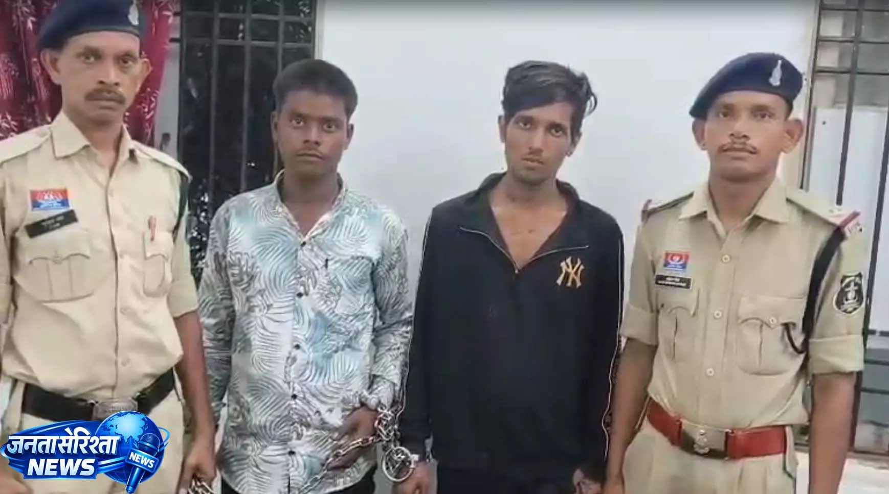 रायपुर में चाकू लहराकर लोगों को डराने वाले दो आरोपी गिरफ्तार रायपुर में चाकू लहराकर लोगों को डराने वाले दो आरोपी गिरफ्तार