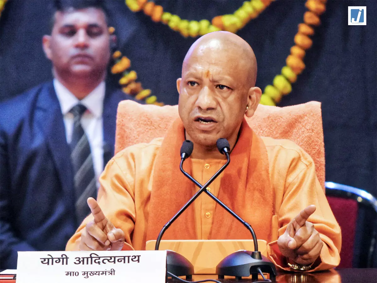 अग्निकांड पर मुख्यमंत्री आवास में हाई लेवल मीटिंग... अग्निकांड पर मुख्यमंत्री आवास में हाई लेवल मीटिंग...