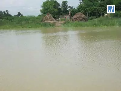 नेपाल में बारिश से कोसी नदी का जलस्तर बढ़ा, बिहार में हाई अलर्ट पर प्रशासन नेपाल में बारिश से कोसी नदी का जलस्तर बढ़ा, बिहार में हाई अलर्ट पर प्रशासन
