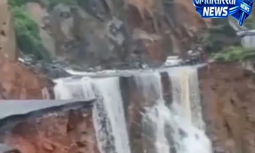 Meghalaya: भूस्खलन से शिलांग-डावकी सड़क कटी Meghalaya: भूस्खलन से शिलांग-डावकी सड़क कटी