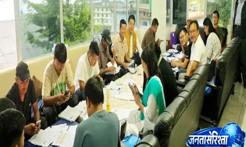 Sikkim की बड़ी उपलब्धि: मानेबोंग-डेंटम में चुनावी रिकॉर्ड का पूरा डिजिटलीकरण Sikkim की बड़ी उपलब्धि: मानेबोंग-डेंटम में चुनावी रिकॉर्ड का पूरा डिजिटलीकरण