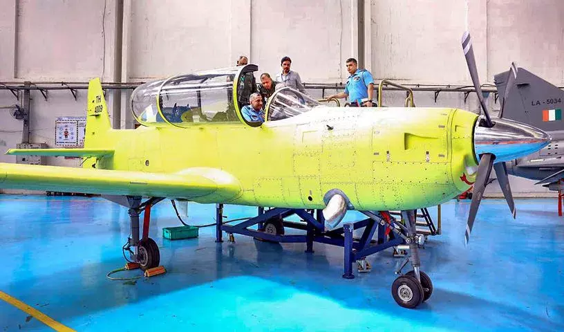 रक्षा क्षेत्र में आत्मनिर्भरता रक्षा क्षेत्र में आत्मनिर्भरता