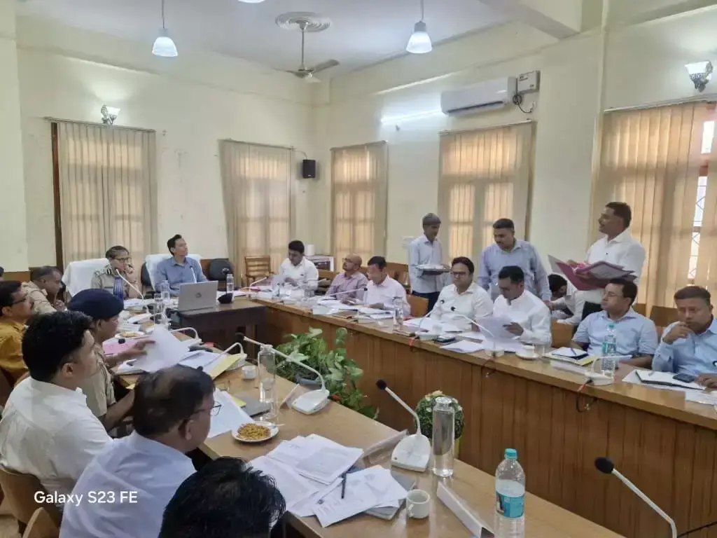 Haldwani: 30 भूमाफियाओं के खिलाफ कानूनी कार्रवाई के आदेश Haldwani: 30 भूमाफियाओं के खिलाफ कानूनी कार्रवाई के आदेश