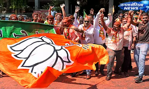 महाराष्ट्र MLC चुनाव में महायुति का दबदबा महाराष्ट्र MLC चुनाव में महायुति का दबदबा