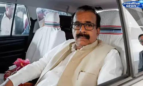 BJP नेता जॉर्ज कुरियन ने केंद्रीय मंत्री पद से दिया इस्तीफा, राष्ट्रपति ने स्वीकार किया BJP नेता जॉर्ज कुरियन ने केंद्रीय मंत्री पद से दिया इस्तीफा, राष्ट्रपति ने स्वीकार किया