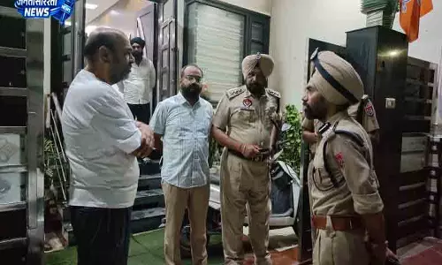 Bathinda में क्लिनिक पर पेट्रोल बम हमला Bathinda में क्लिनिक पर पेट्रोल बम हमला
