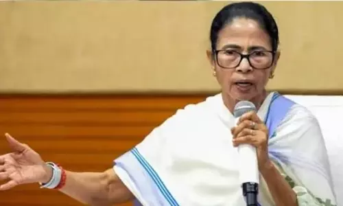 Kolkata: तृणमूल ने खातों पर डेबिट फ्रीज के खिलाफ दायर की याचिका Kolkata: तृणमूल ने खातों पर डेबिट फ्रीज के खिलाफ दायर की याचिका