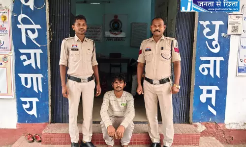 आंगनबाड़ी सहायिका की हत्या की कोशिश, शराबी पति गिरफ्तार आंगनबाड़ी सहायिका की हत्या की कोशिश, शराबी पति गिरफ्तार