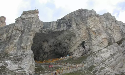 Amarnath यात्रा के लिए किराया सूची जारी, बस-टैक्सी समेत सभी वाहनों के लिए दरें तय Amarnath यात्रा के लिए किराया सूची जारी, बस-टैक्सी समेत सभी वाहनों के लिए दरें तय