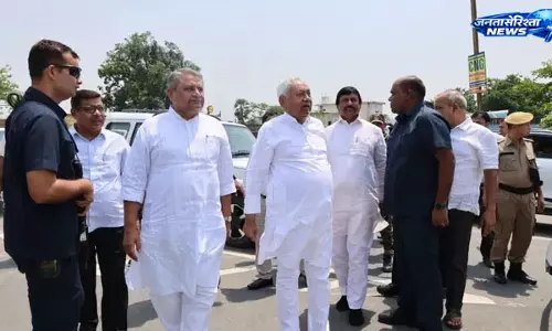 Nitish Kumar और विजय कुमार चौधरी ने नालंदा में सड़क परियोजना का निरीक्षण किया Nitish Kumar और विजय कुमार चौधरी ने नालंदा में सड़क परियोजना का निरीक्षण किया