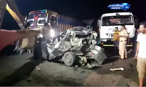 Jabalpur-रायपुर नेशनल हाईवे पर भीषण सड़क हादसा, एक की मौत, पांच घायल Jabalpur-रायपुर नेशनल हाईवे पर भीषण सड़क हादसा, एक की मौत, पांच घायल
