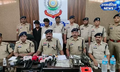 कारों के शीशे तोड़कर चोरी करने वाले गिरोह का पर्दाफाश, नाबालिग सहित 4 गिरफ्तार कारों के शीशे तोड़कर चोरी करने वाले गिरोह का पर्दाफाश, नाबालिग सहित 4 गिरफ्तार