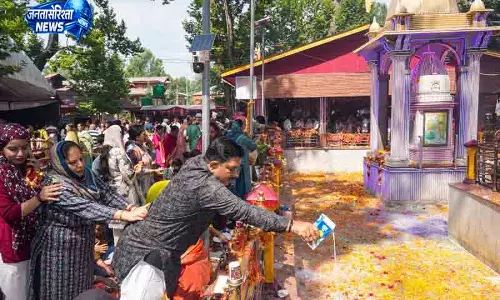 Tulmulla खीर भवानी मेले में आस्था और भावनाओं का संगम Tulmulla खीर भवानी मेले में आस्था और भावनाओं का संगम