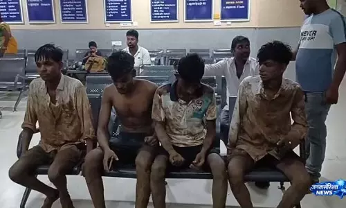Deoghar में बिजली गिरने की अलग-अलग घटनाओं में 3 लोगों की मौत, 4 घायल Deoghar में बिजली गिरने की अलग-अलग घटनाओं में 3 लोगों की मौत, 4 घायल