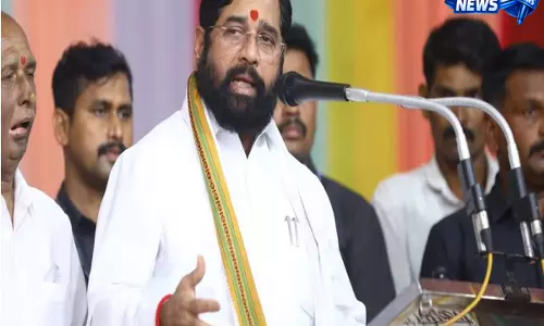 फडणवीस को चेतावनी, Thackeray ने उठाए सवाल