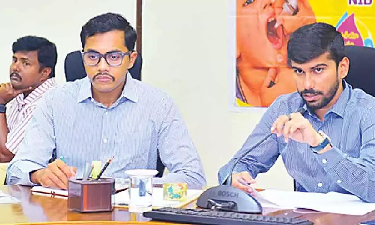 Andhra: अनंतपुर 28 जून को पल्स पोलियो अभियान के लिए तैयार; 2.83 लाख बच्चे होंगे कवर Andhra: अनंतपुर 28 जून को पल्स पोलियो अभियान के लिए तैयार; 2.83 लाख बच्चे होंगे कवर