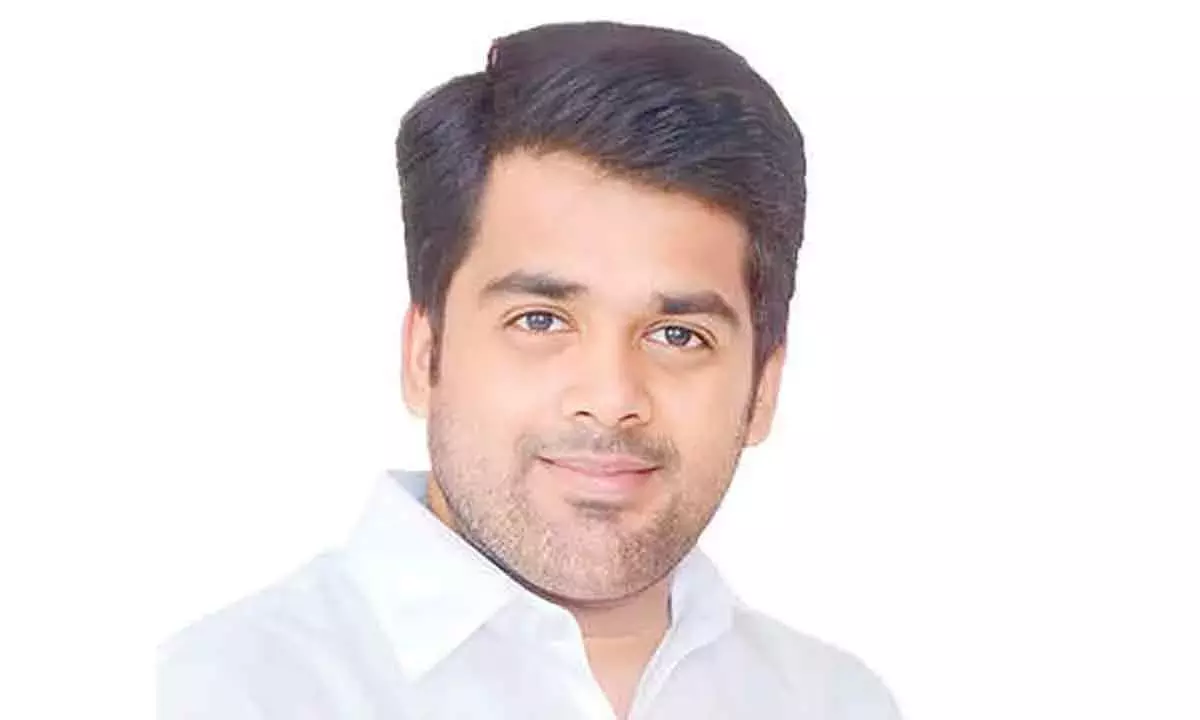 Andhra: TC वरुण ने पवन कल्याण के आलोचकों को चेतावनी दी Andhra: TC वरुण ने पवन कल्याण के आलोचकों को चेतावनी दी