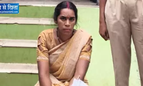 घर के पीछे से महुआ शराब बेच रही महिला गिरफ्तार