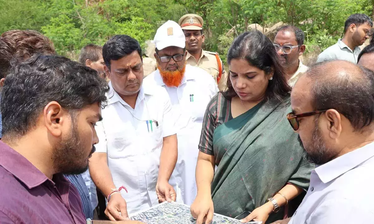 Hyderabad ज़िले ने इंदिराम्मा घरों का काम समय पर पूरा करने का आग्रह किया Hyderabad ज़िले ने इंदिराम्मा घरों का काम समय पर पूरा करने का आग्रह किया