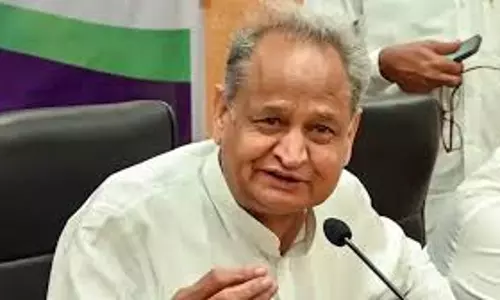Jodhpur: प्रसूताओं की मौत पर राजनीति गरम, गहलोत ने उठाए सरकार पर सवाल Jodhpur: प्रसूताओं की मौत पर राजनीति गरम, गहलोत ने उठाए सरकार पर सवाल