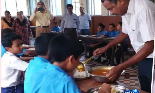 Kolkata मिड-डे मील विवाद: शिक्षा मंत्री बर्मन बोले—पोषण के लिए सिर्फ अंडा ही जरूरी नहीं Kolkata मिड-डे मील विवाद: शिक्षा मंत्री बर्मन बोले—पोषण के लिए सिर्फ अंडा ही जरूरी नहीं