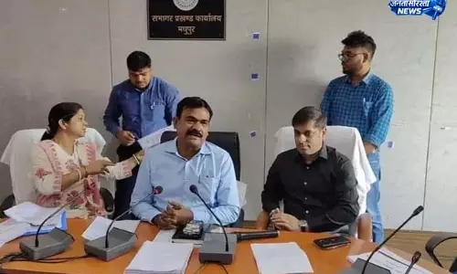 मतदाता सूची को लेकर SIR पर चुनाव आयोग का आश्वासन मतदाता सूची को लेकर SIR पर चुनाव आयोग का आश्वासन