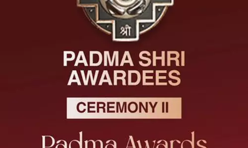 राष्ट्रपति द्रौपदी मुर्मू ने पद्म पुरस्कारों से किया सम्मानित राष्ट्रपति द्रौपदी मुर्मू ने पद्म पुरस्कारों से किया सम्मानित