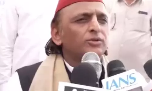 अखिलेश यादव का भाजपा पर हमला, कहा- सीएम बदलने की तैयारी में है पार्टी अखिलेश यादव का भाजपा पर हमला, कहा- सीएम बदलने की तैयारी में है पार्टी