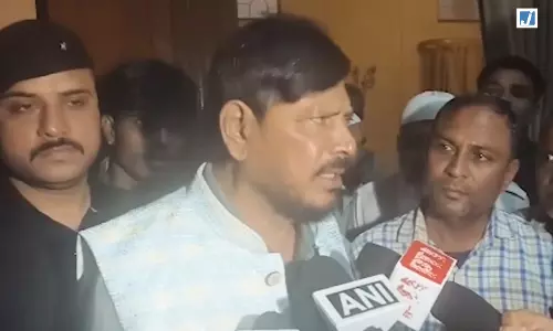 उद्धव ठाकरे एक दिन हमारे साथ आएंगे: शिवसेना में टूट पर बोले केंद्रीय मंत्री रामदास अठावले उद्धव ठाकरे एक दिन हमारे साथ आएंगे: शिवसेना में टूट पर बोले केंद्रीय मंत्री रामदास अठावले