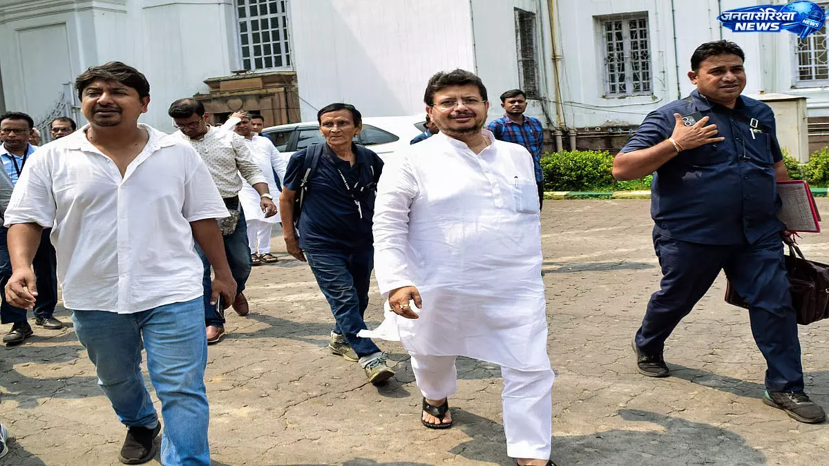 ‘असली TMC’ का बड़ा दावा, कोलकाता बैठक में अभिषेक बनर्जी को पार्टी से सस्पेंड करने का फैसला ‘असली TMC’ का बड़ा दावा, कोलकाता बैठक में अभिषेक बनर्जी को पार्टी से सस्पेंड करने का फैसला
