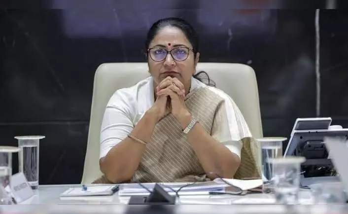 New Delhi: सरकारी सेवाओं की तय समय सीमा, दिल्ली सरकार का बड़ा कदम New Delhi: सरकारी सेवाओं की तय समय सीमा, दिल्ली सरकार का बड़ा कदम
