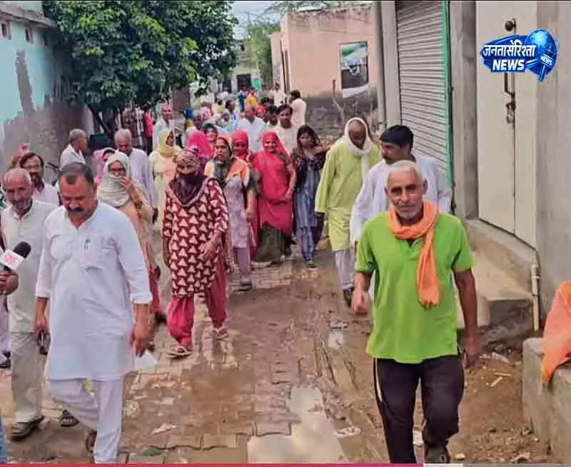 सिविक कामों में देरी से Bhiwani के लोग नाराज़ सिविक कामों में देरी से Bhiwani के लोग नाराज़