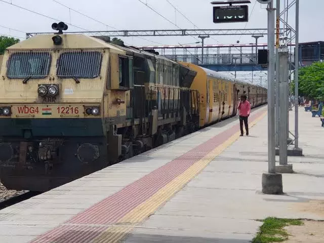 Ajmer: बिलीमोरा-अमलसाड सेक्शन में इंजीनियरिंग कार्य जारी Ajmer: बिलीमोरा-अमलसाड सेक्शन में इंजीनियरिंग कार्य जारी