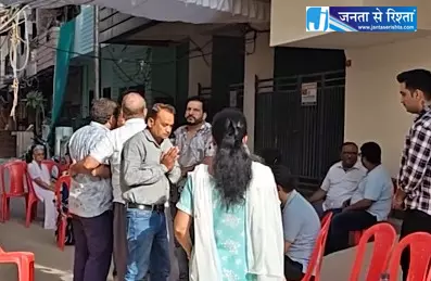 बाहर निकलने का कोई रास्ता नहीं था, लखनऊ अग्निकांड के पीड़ित परिजनों का छलका दर्द बाहर निकलने का कोई रास्ता नहीं था, लखनऊ अग्निकांड के पीड़ित परिजनों का छलका दर्द