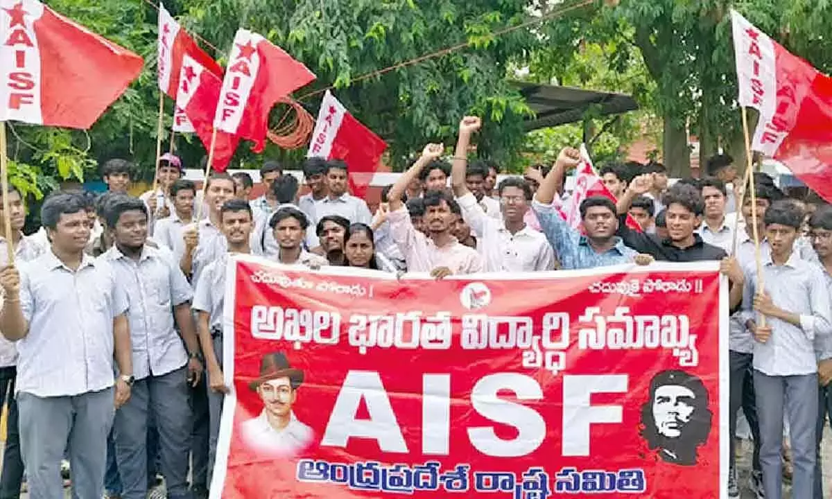 Andhra: स्कॉलरशिप और फीस रिइम्बर्समेंट की बकाया राशि जारी करने की मांग की गई