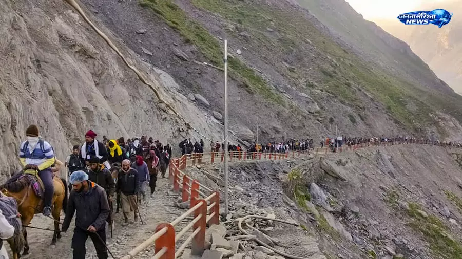 Amarnath यात्रा सुरक्षा तैयारी तेज, ड्रोन और आपात स्थितियों से निपटने के लिए अलर्ट Amarnath यात्रा सुरक्षा तैयारी तेज, ड्रोन और आपात स्थितियों से निपटने के लिए अलर्ट