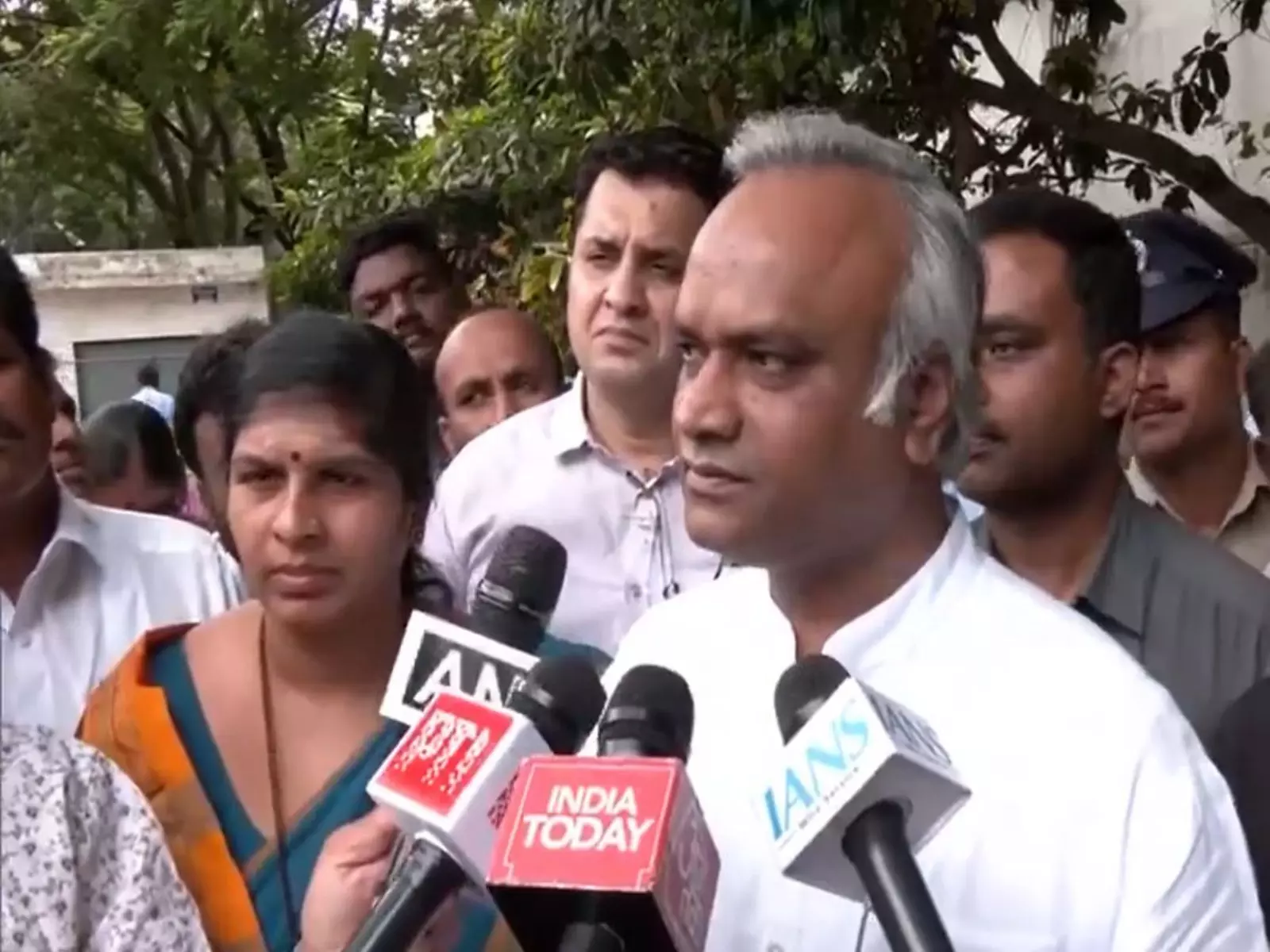 संविधान के बारे में PM मोदी से सीखने के लिए कुछ नहीं है: कर्नाटक के मंत्री प्रियांक खड़गे संविधान के बारे में PM मोदी से सीखने के लिए कुछ नहीं है: कर्नाटक के मंत्री प्रियांक खड़गे