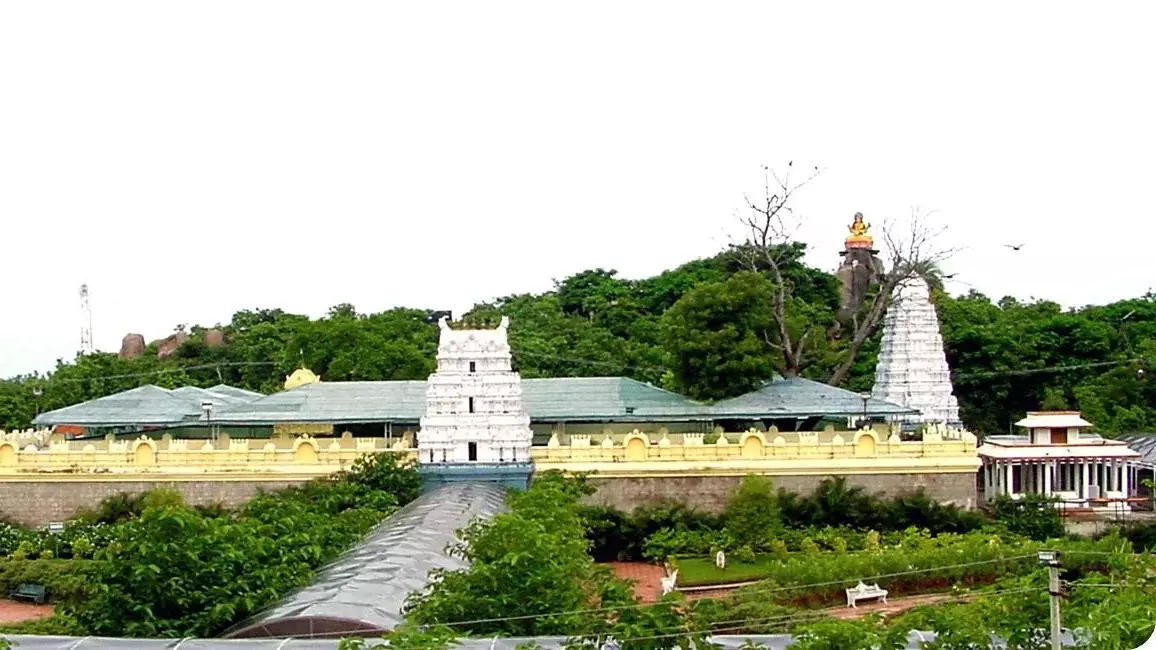 Telangana के मशहूर बासर मंदिर में चोरी Telangana के मशहूर बासर मंदिर में चोरी