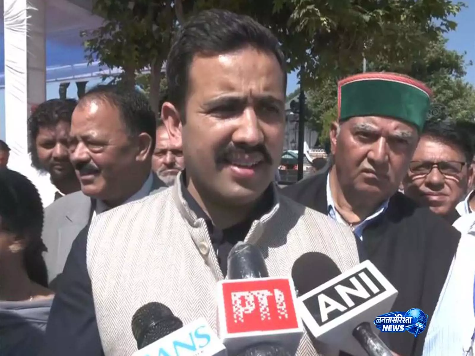 वीरभद्र सिंह ने रखी आधुनिक हिमाचल की नींव: Vikramaditya Singh वीरभद्र सिंह ने रखी आधुनिक हिमाचल की नींव: Vikramaditya Singh