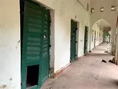 Mumbai: सरकारी हॉस्टल में 22 लड़कियों की तबीयत बिगड़ी, जहर देने के आरोप की जांच शुरू Mumbai: सरकारी हॉस्टल में 22 लड़कियों की तबीयत बिगड़ी, जहर देने के आरोप की जांच शुरू