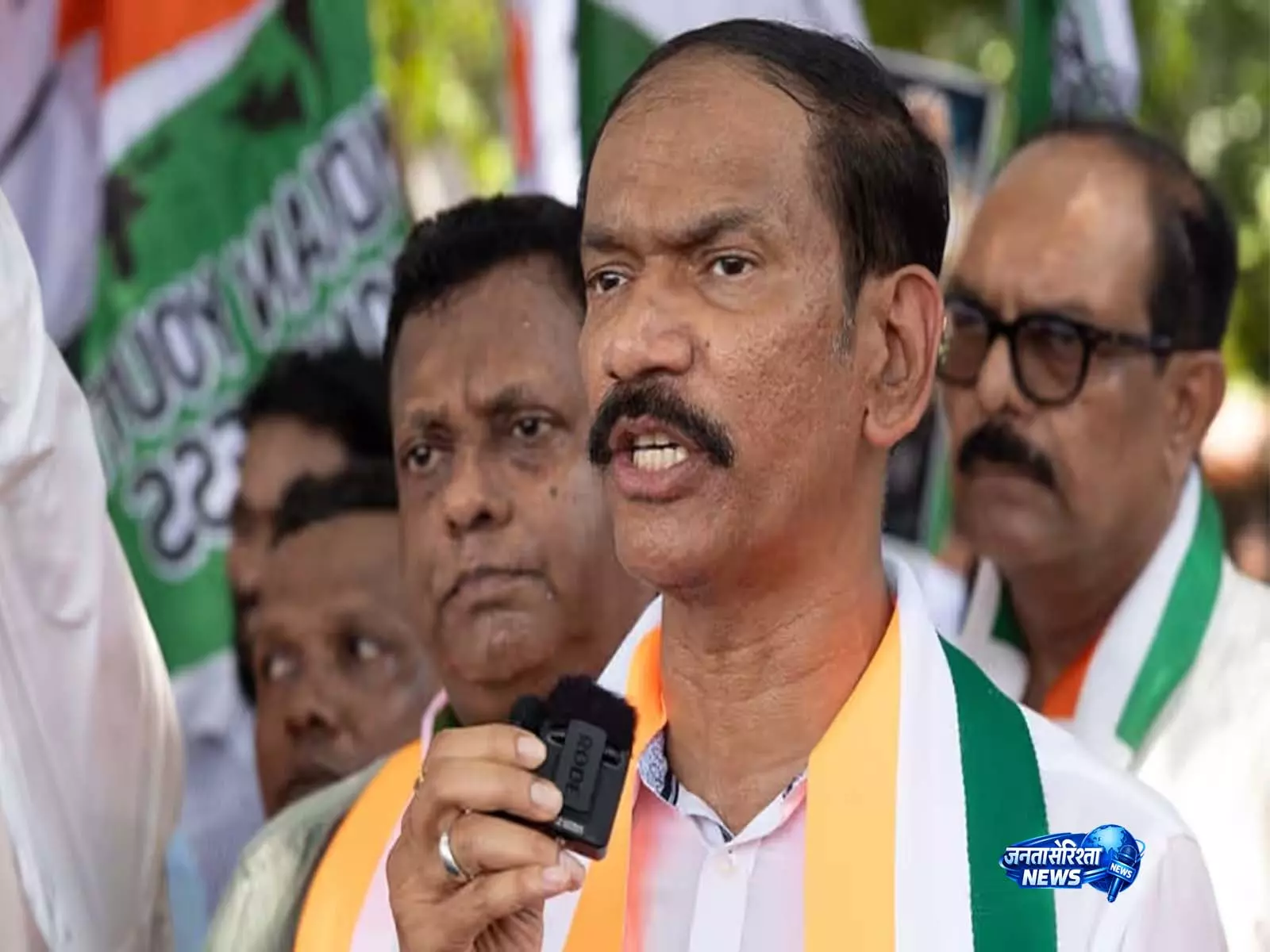 पेर्नेम जमीन विवाद: गिरिश चोडनकर का सरकार पर हमला, कहा—Goa की पहचान खतरे में पेर्नेम जमीन विवाद: गिरिश चोडनकर का सरकार पर हमला, कहा—Goa की पहचान खतरे में